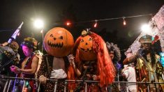Estudiantes de EE.UU. votan a favor del castigo ante disfraces de Halloween ofensivos