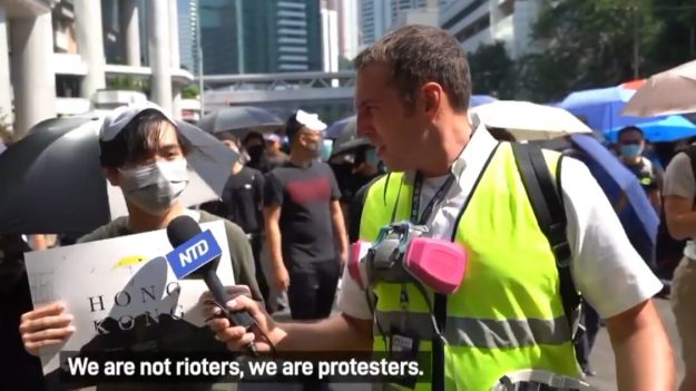 En medio de la violencia en Hong Kong, los periodistas del Epoch Media Group reportan la verdad
