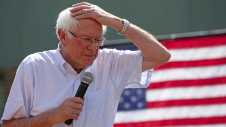 Pré-candidato à presidência dos EUA, Bernie Sanders é internado em Las Vegas