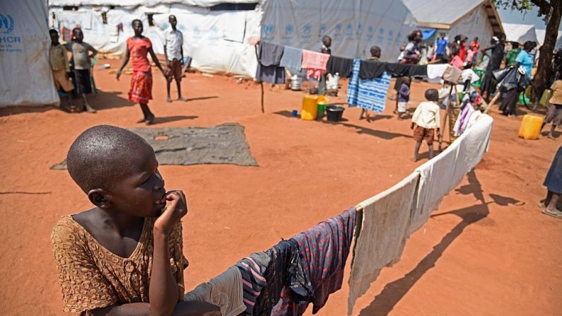  Imagem de uma menina em Uganda (ISAAC KASAMANI / AFP / Getty Images)