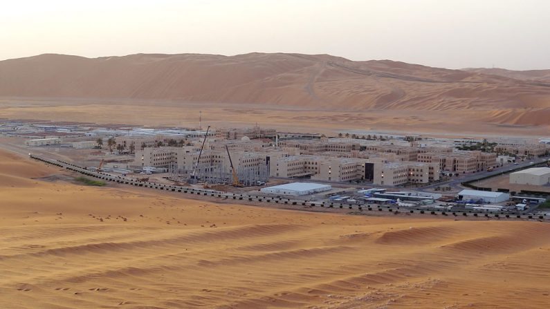 Uma foto tirada em 10 de maio de 2016 mostra Shaybah, a base da planta de gás natural da Saudi Aramco e produção de petróleo no campo circundante de Shaybah, no remoto deserto vazio da Arábia Saudita, perto dos Emirados Árabes Unidos, em 10 de maio de 2016 (Foto IAN TIMBERLAKE / AFP / Getty Images)
