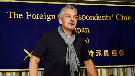 Roberto Baggio revela ter implorado para que mãe o matasse após 1ª lesão