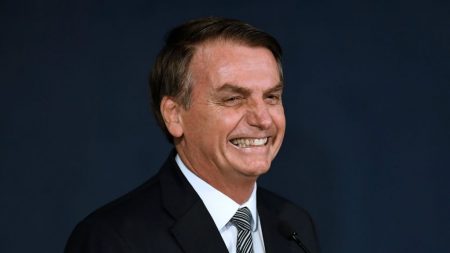 Bolsonaro pede confiança a investidores e diz que quer dividir riqueza