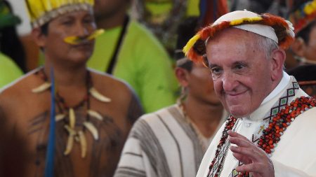 Bolsonaro se posiciona sobre o Sínodo da Amazônia