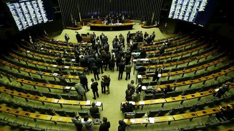 Plenário também pode votar duas medidas provisórias se lidos os ofícios para que comecem a tramitar na Casa (Marcelo Camargo/Agência Câmara)