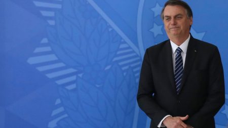 Bolsonaro destaca 23 pontos positivos de seu governo em outubro