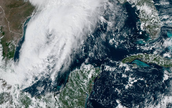La depresión tropical número 17 de la temporada se estaría  transformando en una tormenta subtropical en las próximas horas. (Imagen de satélite GOES)