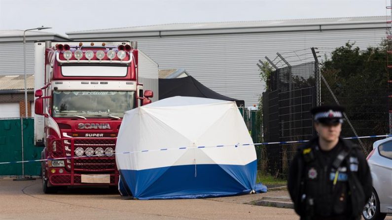 Las 39 personas vietnamitas halladas muertas en un camión en Essex, Reino Unido. 
EFE/EPA/Vickie Flores/Archivo
