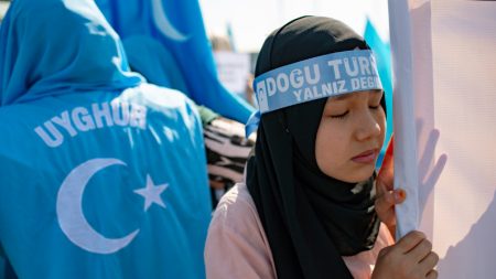 EUA sancionam 28 entidades chinesas por abusos contra uigures
