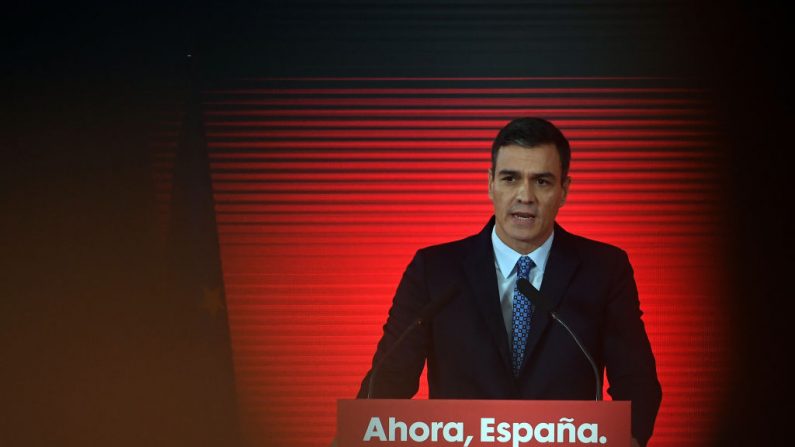 O primeiro-ministro espanhol e candidato socialista às eleições gerais de 10 de novembro, Pedro Sanchez, fala durante a apresentação do programa eleitoral do Partido Socialista (PSOE) em Madri, em 7 de outubro de 2019 (Foto por PIERRE-PHILIPPE MARCOU / AFP) 