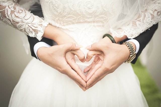El gesto maravilloso de Will al pedir matrimonio a dos hermanas tiene una historia de amor y fraternidad que fue desarrollándose con el tiempo. Imagen ilustrativa. (Takmeomeo/Pixabay)) 