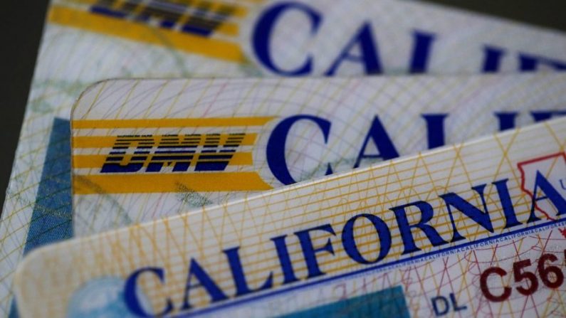 El DMV de California emitió licencias de conducir. (Justin Sullivan/Getty Images)