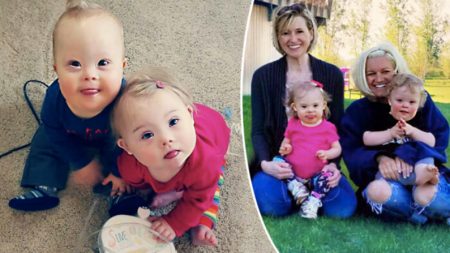 2 madres tienen bebés con síndrome de Down que se convierten en mejores amigos y estrellas de Internet