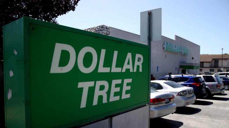 SUR DE SAN FRANCISO, CALIFORNIA - 29 DE AGOSTO: Una vista de una tienda Dollar Tree el 29 de agosto de 2019 en el sur de San Francisco, California. Dollar Tree reportó ganancias mejores a las esperadas en el segundo trimestre con un aumento de 3.9 por ciento en las ventas netas a $ 5,740.6 millones. SUR DE SAN FRANCISO, CALIFORNIA - 29 DE AGOSTO: (Foto de Justin Sullivan / Getty Images)