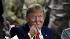 Trump disfruta de una cena tardía por Acción de Gracias luego de visitar a las tropas en Afganistán