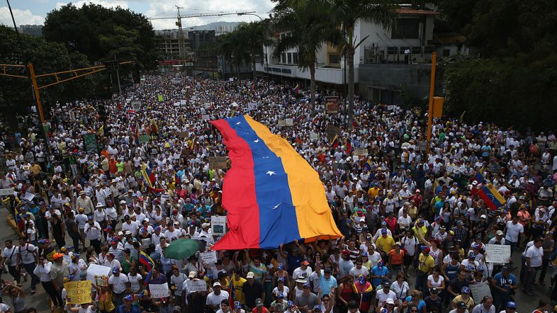 Imagen de archivo de una marcha de los antigubernamentales el 2 de marzo de 2014 en Caracas, Venezuela. (John Moore / Getty Images)