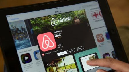 Airbnb prohíbe las fiestas en todos sus alquileres por la pandemia