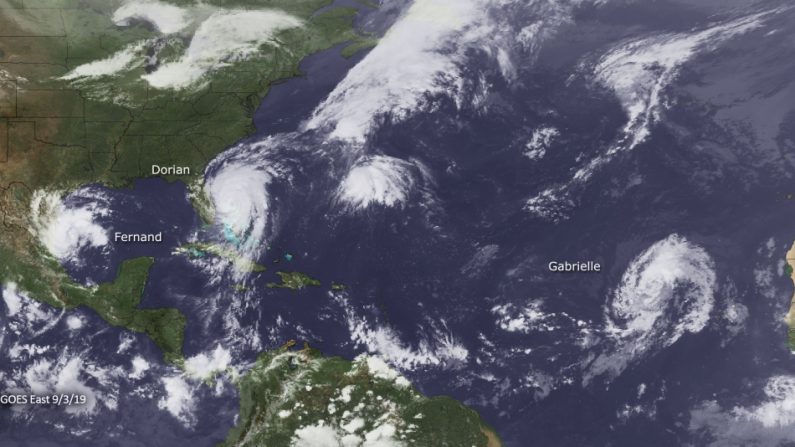 El satélite GOES-Este de la NOAA captura estos tres huracanes en las aguas del Golfo y el Atlántico el 3 de septiembre de 2019. De izquierda a derecha tuvimos a Fernand, Dorian y Gabrielle (NOAA Satellites)