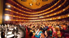 Consulados chinos ejercen fuerte presión a los teatros para que cancelen los espectáculos de Shen Yun