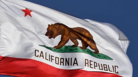 Corte Suprema anula ley de California que pide declaración de impuestos a candidatos presidenciales