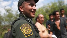 Arrestan 16 personas que abrieron un hueco del tamaño de un camión para atravesar el muro fronterizo