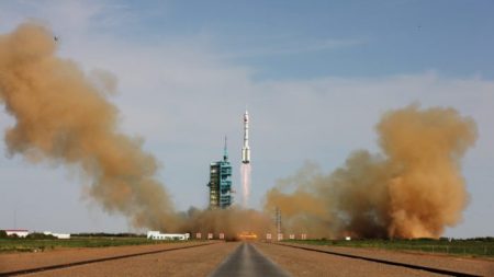 Programa espacial da China lança chuva de detritos de foguetes e combustível sobre aldeias