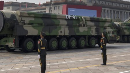 Portavoz de Beijing pide que se equipe al EPL con más armas nucleares para intimidar a EE.UU.
