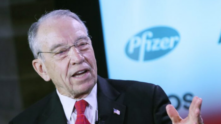 Johnson y Grassley piden registro de reuniones oficiales de Obama con funcionarios ucranianos y el DNC