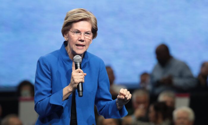 La candidata presidencial demócrata, la senadora Elizabeth Warren (D-Mass.), habla en un evento en Des Moines, Iowa, el 1 de noviembre de 2019. (Scott Olson/Getty Images)