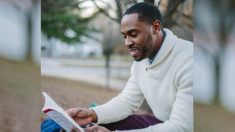 El primer afroamericano en ser premiado como «Maestro del Año» quiere inspirar a los hombres jóvenes