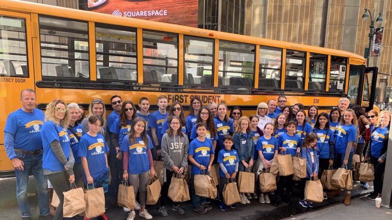 El Loukoumi Make a Difference Day Good Deed Bus en New York 2019. (Crédito: Jillian Nelson)