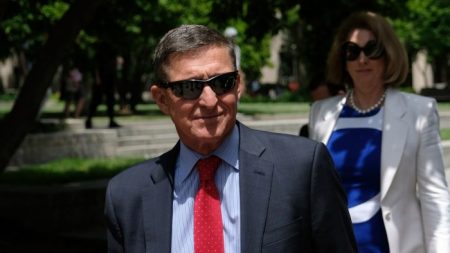 Juez retrasa sentencia de Michael Flynn en espera del informe pendiente de FISA