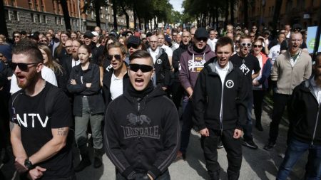 Polônia expulsa neonazista sueco que buscava treinamento paramilitar