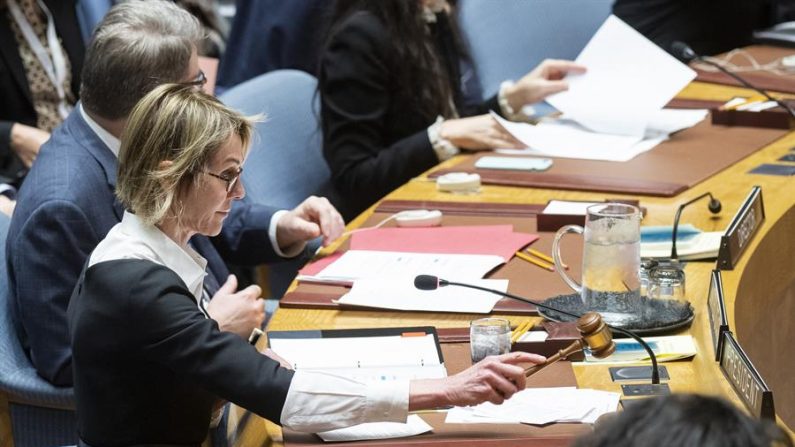 Fotografía cedida por la ONU donde aparece la presidenta de turno del Consejo de Seguridad, la estadounidense Kelly Craft, mientras preside la reunión sobre la no proliferación de armas celebrada este miércoles, 11 de diciembre de 2019, en la sede del organismo en Nueva York (EE.UU.). EFE/Eskinder Debebe/ONU