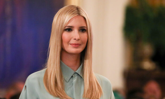 Ivanka Trump asiste al evento Pledge to America's Workers (Promesa a los trabajadores de Estados Unidos) en el Salón Este de la Casa Blanca, el 19 de julio de 2018. (Samira Bouaou/The Epoch Times)