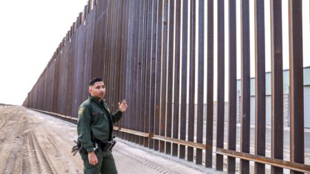 Republicanos y demócratas acuerdan USD 1,375 millones para construcción de muro fronterizo en 2020