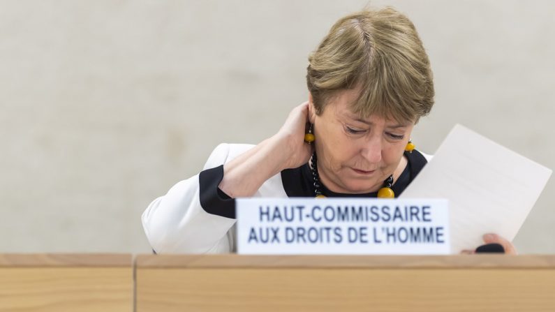 La alta comisionada de la ONU para los derechos humanos, Michelle Bachelet, presenta al Consejo de Derechos Humanos del organismo internacional información actualizada sobre la situación en Venezuela, el 18 de diciembre en la sede de las Naciones Unidas en Ginebra (Suiza). (EFE/Martial Trezzini)