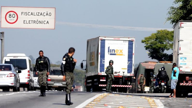 Hasta el momento no se ha registrado ninguna manifestación en las vías del país suramericano, donde cerca del 60 % del transporte de cargas y pasajeros se realiza por carretera. EFE/Fernando Bizerra Jr./Archivo