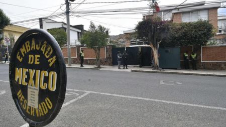 Investigan en Bolivia presunta relación de políticos españoles y acusados de narcotráfico en embajada de México