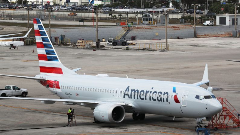 Un Boeing 737 Max 8 de American Airlines estacionado en el Aeropuerto Internacional de Miami el 14 de marzo de 2019 en Miami, Florida. (Joe Raedle/Getty Images)