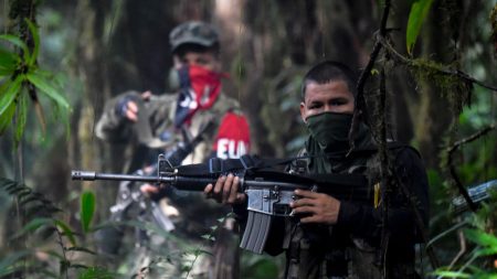 Enfrentamientos armados tienen en alto riesgo a seis zonas del norte de Colombia