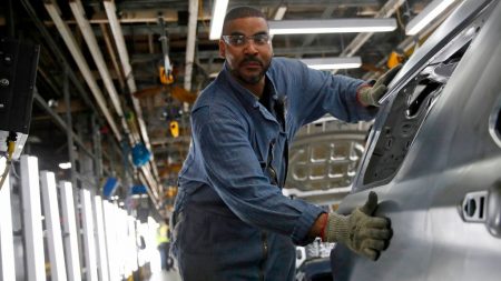 Órdenes de fábrica en EE.UU. repuntaron en octubre indicando la estabilización del sector industrial