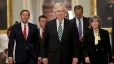 Republicanos del Senado continúan trabajando por un juicio de impeachment sin testigos