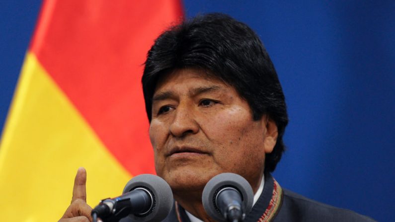 El expresidente de Bolivia, Evo Morales, en una conferencia de prensa en La Paz el 31 de octubre de 2019. (JORGE BERNAL / AFP / Getty Images)