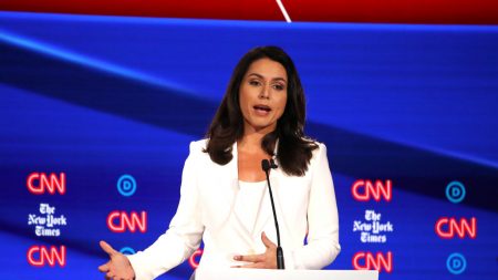 Trump dice que respeta a Tulsi Gabbard por votar «presente» en impeachment