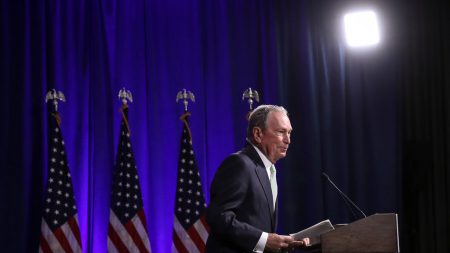 Bloomberg dice a sus periodistas que se quejan de la política 2020: «Aprendan a vivir con ella»