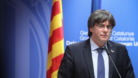 Detienen al expresidente catalán Carles Puigdemont en Italia