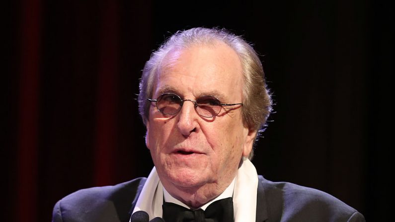 El actor y cantante Danny Aiello, nominado al Premio de la Academia por "Do the Right Thing", habla en la 57a entrega anual de los premios Emmy de Nueva York el 30 de marzo de 2014 en el Marriott Marquis Times Squarela, Nueva York. (Neilson Barnard / Getty Images)