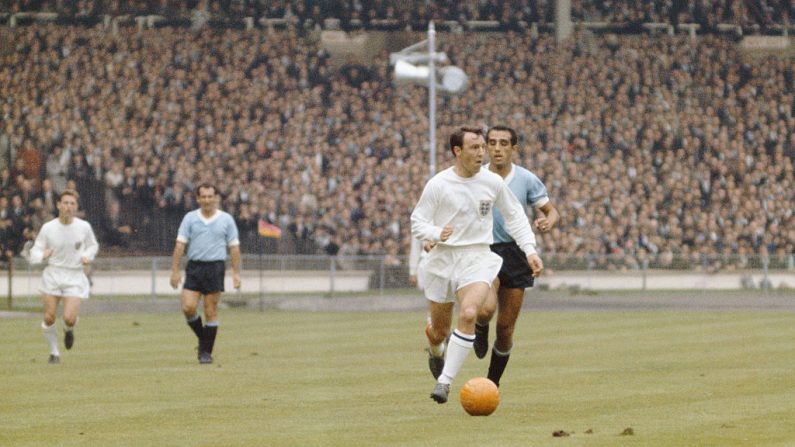 La final de la Copa Mundial de la FIFA 1966 Grupo A partido entre Inglaterra y Uruguay en el estadio de Wembley el 11 de julio de 1966 en Londres, Inglaterra. (Foto de Allsport / Getty Images)