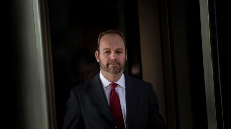 Exfuncionario de la campaña Trump, Rick Gates, condenado a 45 días de cárcel y libertad condicional